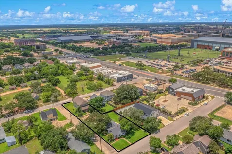 208 Fairview Avenue College Station TX 77840