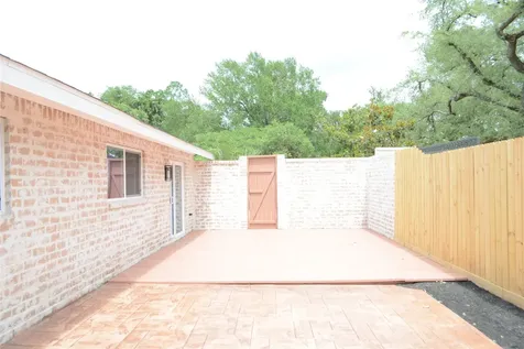 418 Briar Hill Drive Houston TX 77042
