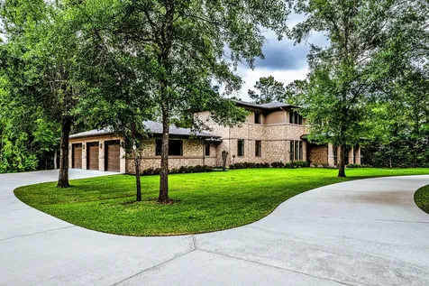 150 Autumn Way Huntsville TX 77320