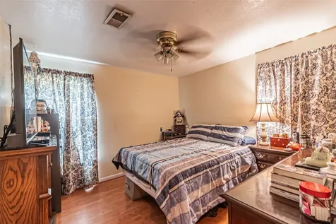 1139 Gazin Street Houston TX 77020