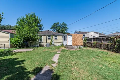 1139 Gazin Street Houston TX 77020