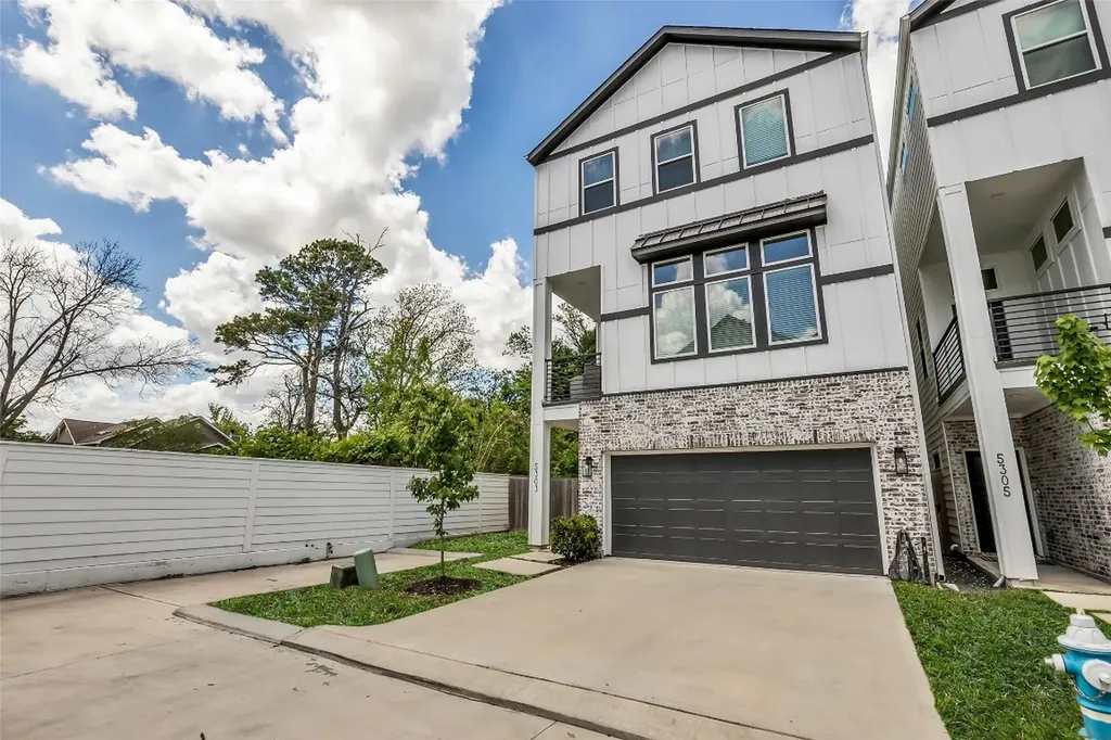 5303 Donovan Gardens Lane Houston TX 77091