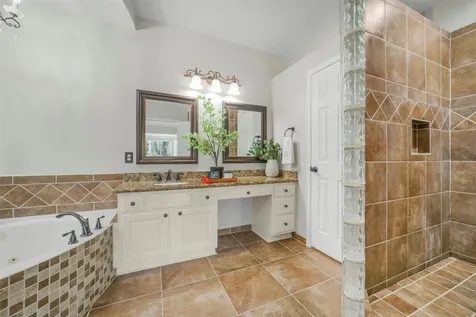 11839 Lakewood Trail Tomball TX 77377