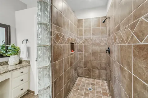 11839 Lakewood Trail Tomball TX 77377