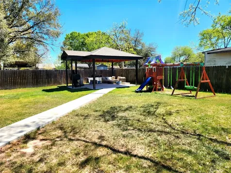 1011 W 5th Street El Campo TX 77437