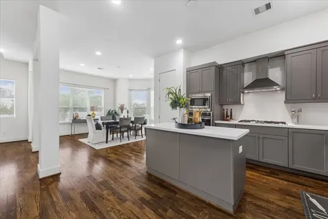 2004 Rosedale Street A Houston TX 77004