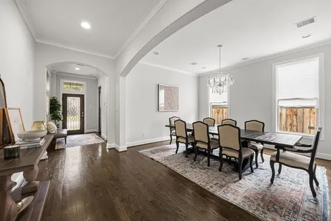 5119 Locust Street Bellaire TX 77401