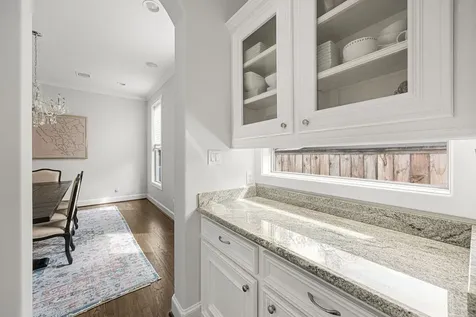 5119 Locust Street Bellaire TX 77401
