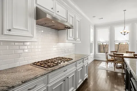 5119 Locust Street Bellaire TX 77401