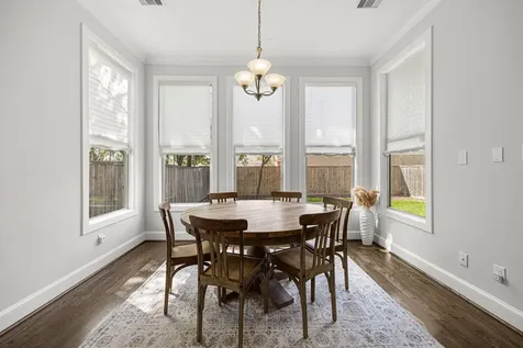5119 Locust Street Bellaire TX 77401