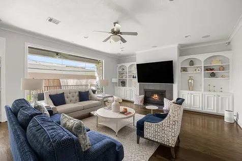 5119 Locust Street Bellaire TX 77401