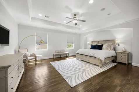 5119 Locust Street Bellaire TX 77401