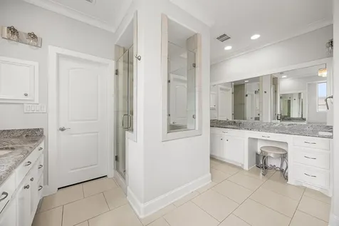 5119 Locust Street Bellaire TX 77401
