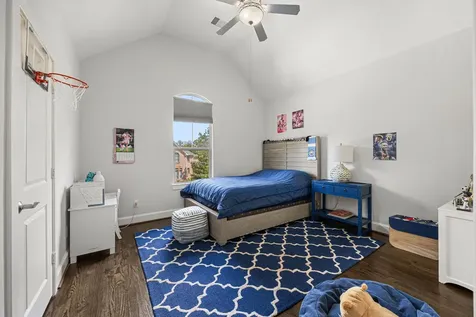 5119 Locust Street Bellaire TX 77401