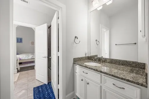 5119 Locust Street Bellaire TX 77401