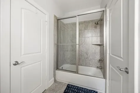 5119 Locust Street Bellaire TX 77401