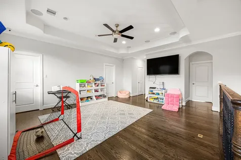 5119 Locust Street Bellaire TX 77401