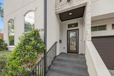 5119 Locust Street Bellaire TX 77401