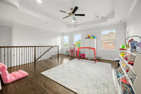5119 Locust Street Bellaire TX 77401