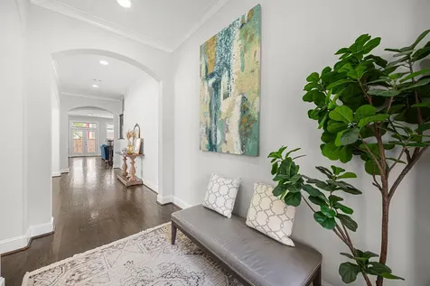 5119 Locust Street Bellaire TX 77401