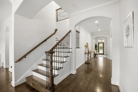 5119 Locust Street Bellaire TX 77401