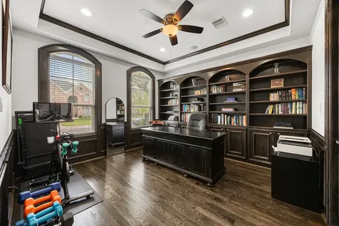 5119 Locust Street Bellaire TX 77401