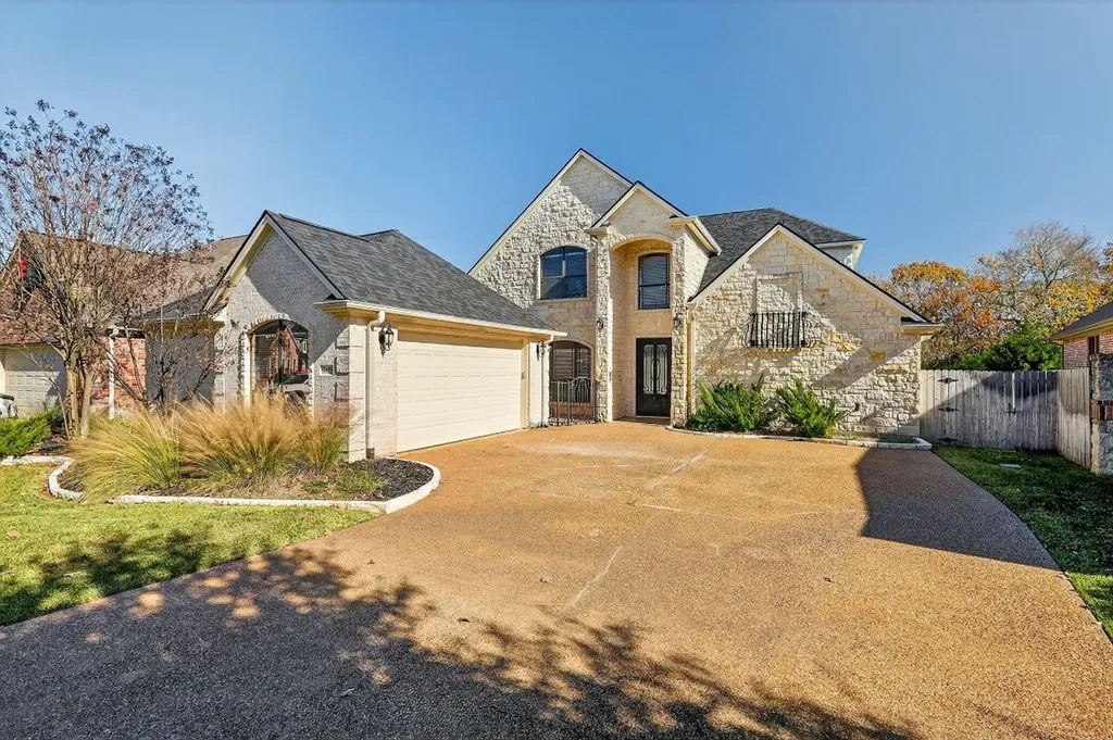 2468 Stone Castle Circle College Station TX 77845