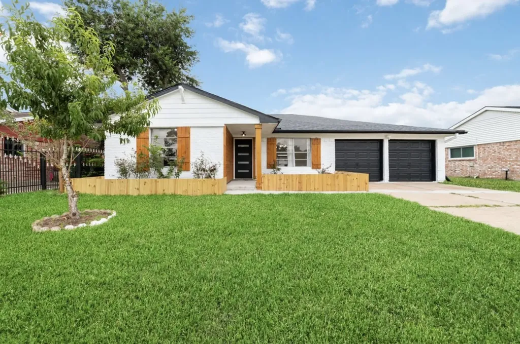 12339 Huntington Field Drive Houston TX 77099