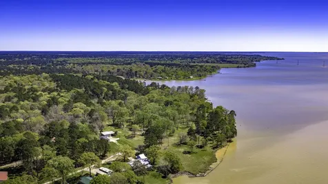 2405 Barretts Landing Road Trinity TX 75862