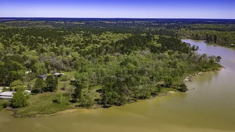 2405 Barretts Landing Road Trinity TX 75862