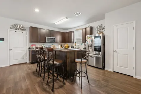 979 Crossing Drive Bryan TX 77803