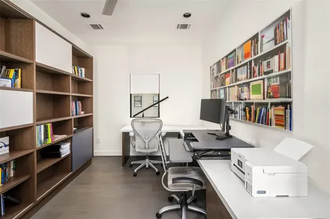 3703 Wroxton Road West University Place TX 77005