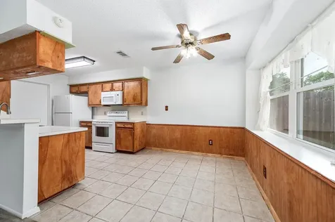 720 S Remington Drive Angleton TX 77515