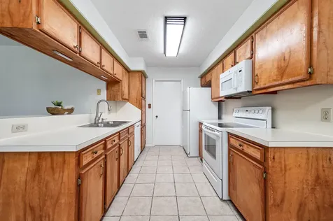 720 S Remington Drive Angleton TX 77515