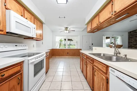 720 S Remington Drive Angleton TX 77515