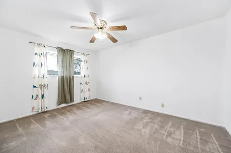 720 S Remington Drive Angleton TX 77515