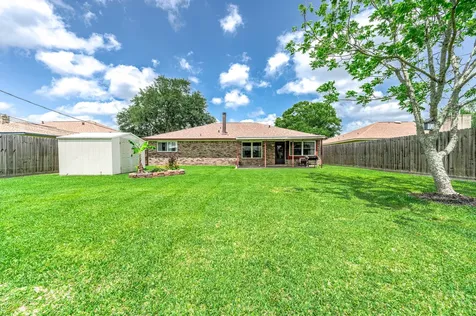 720 S Remington Drive Angleton TX 77515