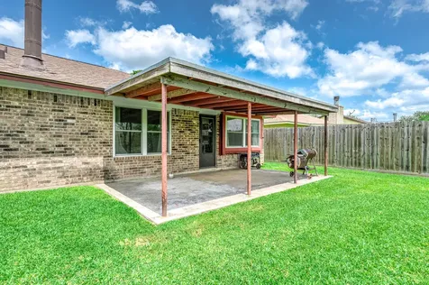 720 S Remington Drive Angleton TX 77515