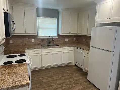 2375 Virginia Court B Montgomery TX 77316