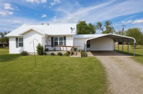 419 W 5th Street Mclean TX 79061