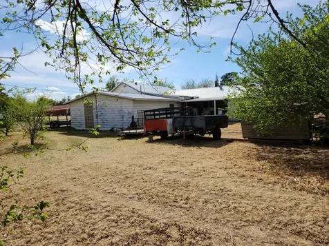 419 W 5th Street Mclean TX 79061