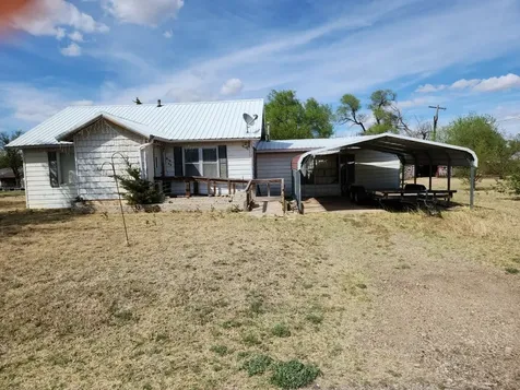 419 W 5th Street Mclean TX 79061