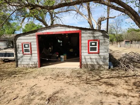 419 W 5th Street Mclean TX 79061