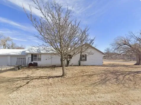 419 W 5th Street Mclean TX 79061