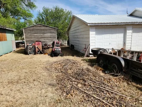 419 W 5th Street Mclean TX 79061