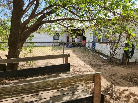 419 W 5th Street Mclean TX 79061
