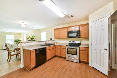 207 Oakridge Drive Hitchcock TX 77563