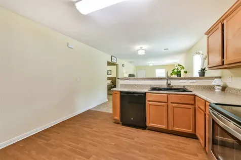 207 Oakridge Drive Hitchcock TX 77563