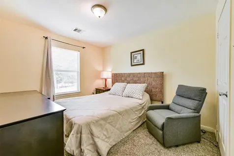 207 Oakridge Drive Hitchcock TX 77563