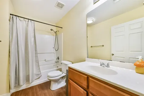 207 Oakridge Drive Hitchcock TX 77563